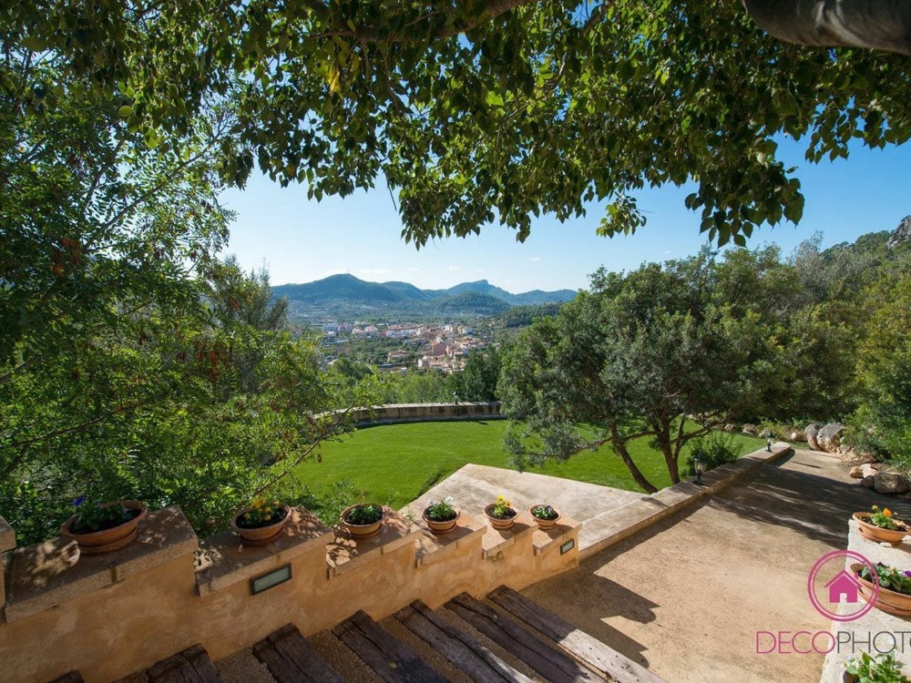 Venta de finca rústica en Andratx Mallorca | son Miquel escalinata, jardín y vistas