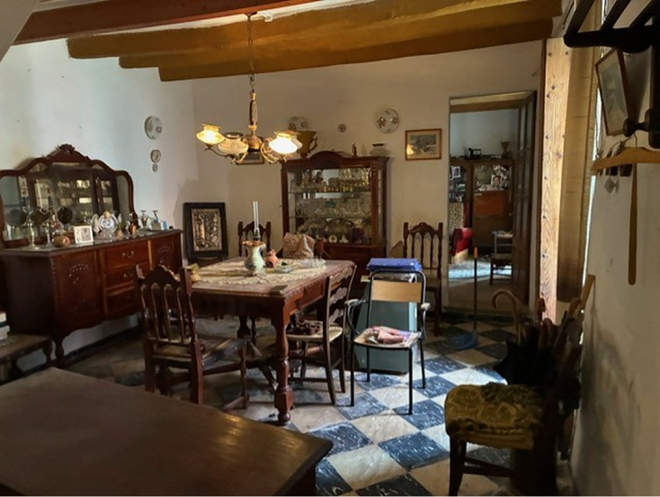 Casa de pueblo en Andratx Mallorca | casa mallorquina comedor vista frente